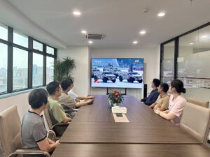 源法动态 | 铭记历史，致敬英雄——源法律所组织全体...